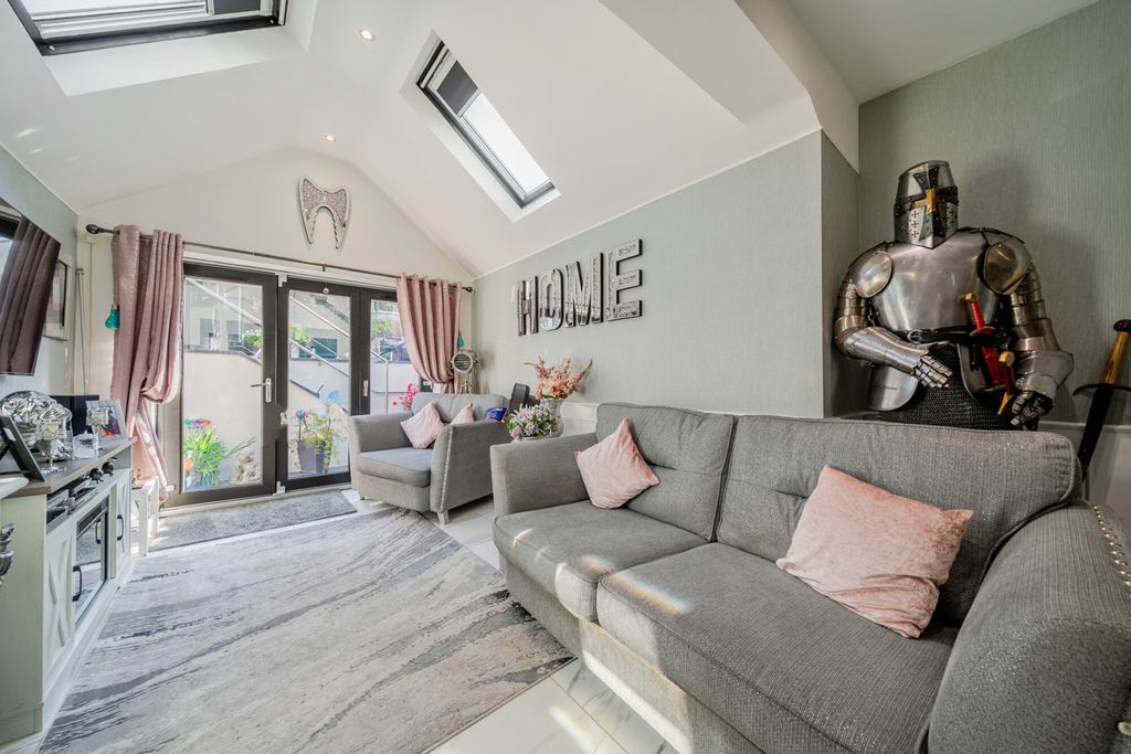 Property photo 3 of 30 1482553-6-6A3c2Eb...