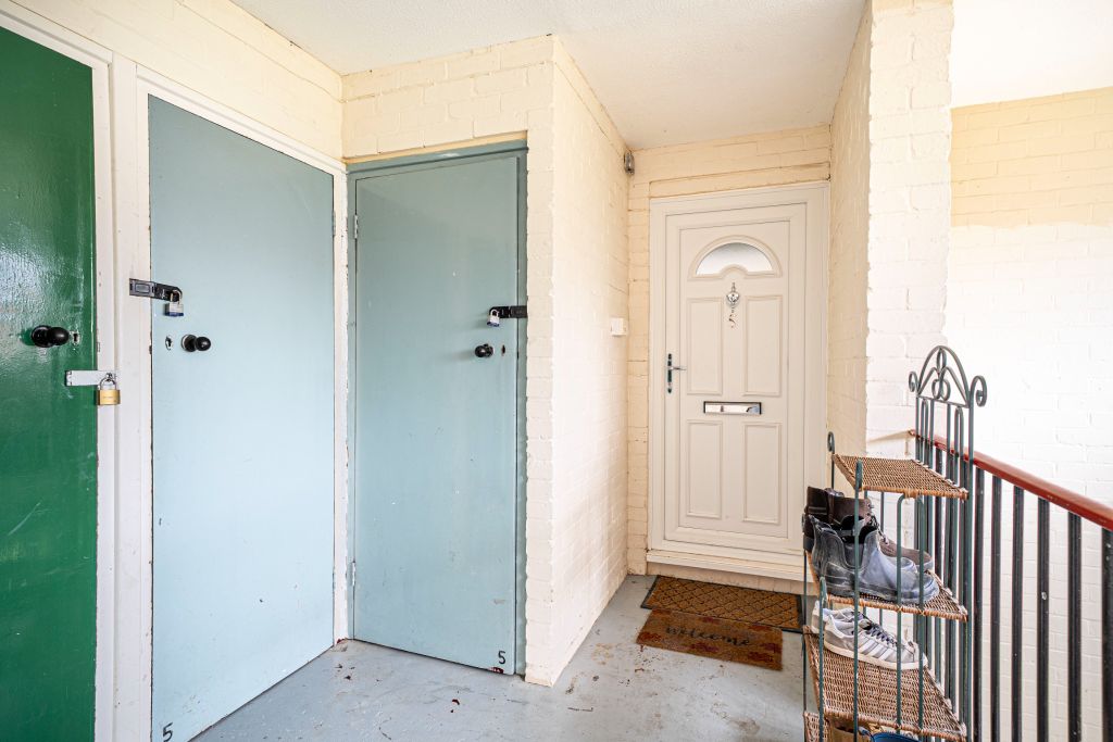 Property photo 2 of 23