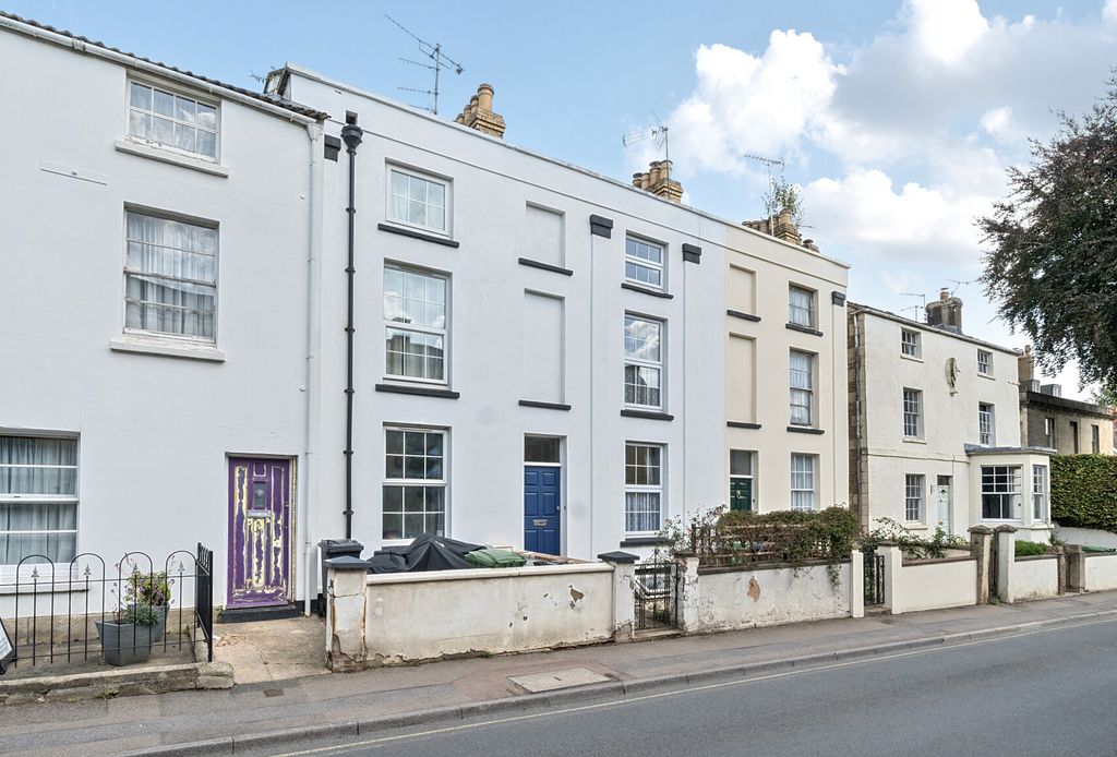 Property photo 2 of 20 1347997-19-68Bb02...