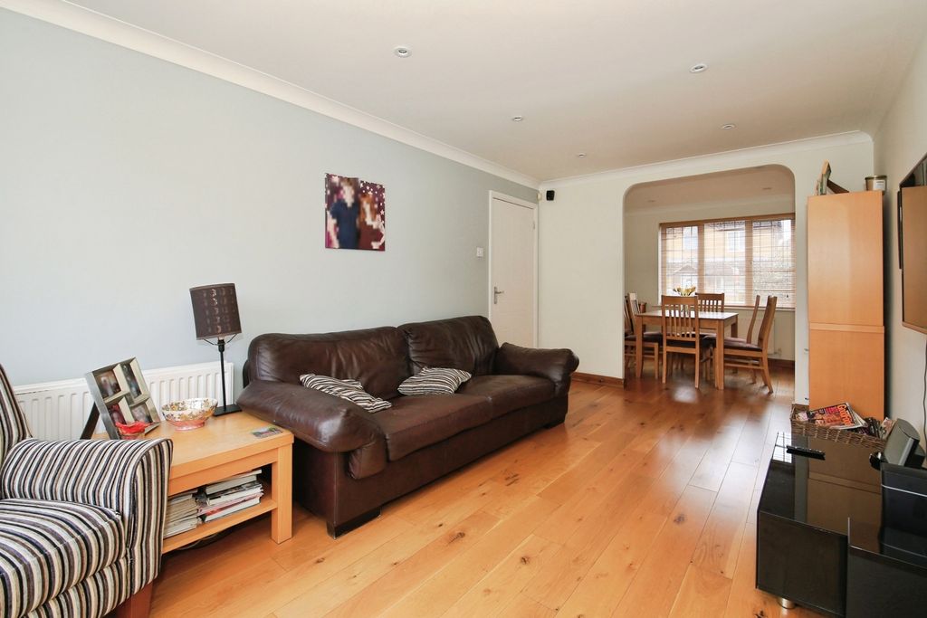 Property photo 3 of 16 Pbox-Img.Jpg