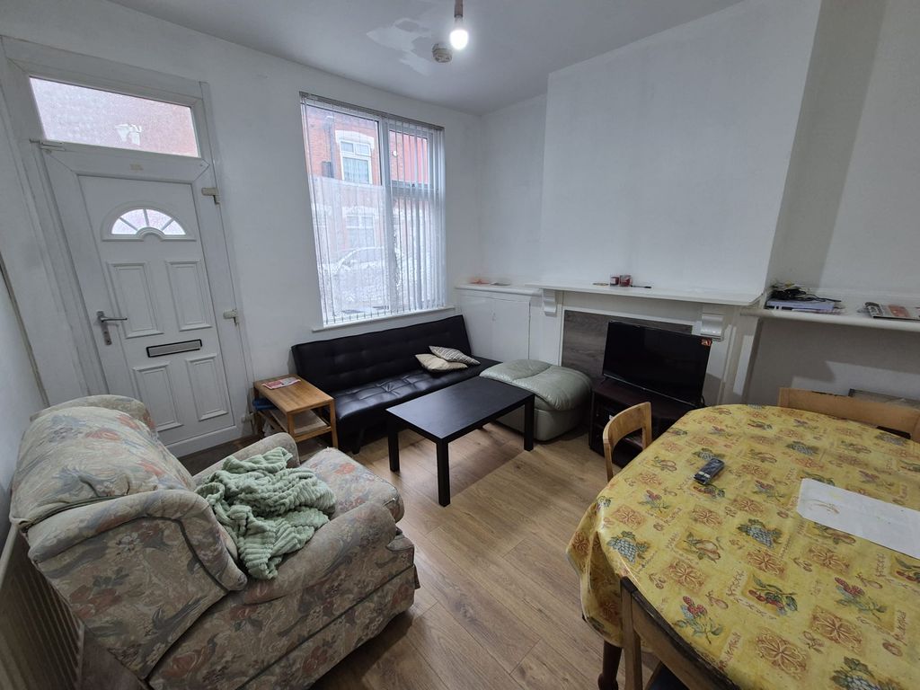 Property photo 2 of 9 Lounge