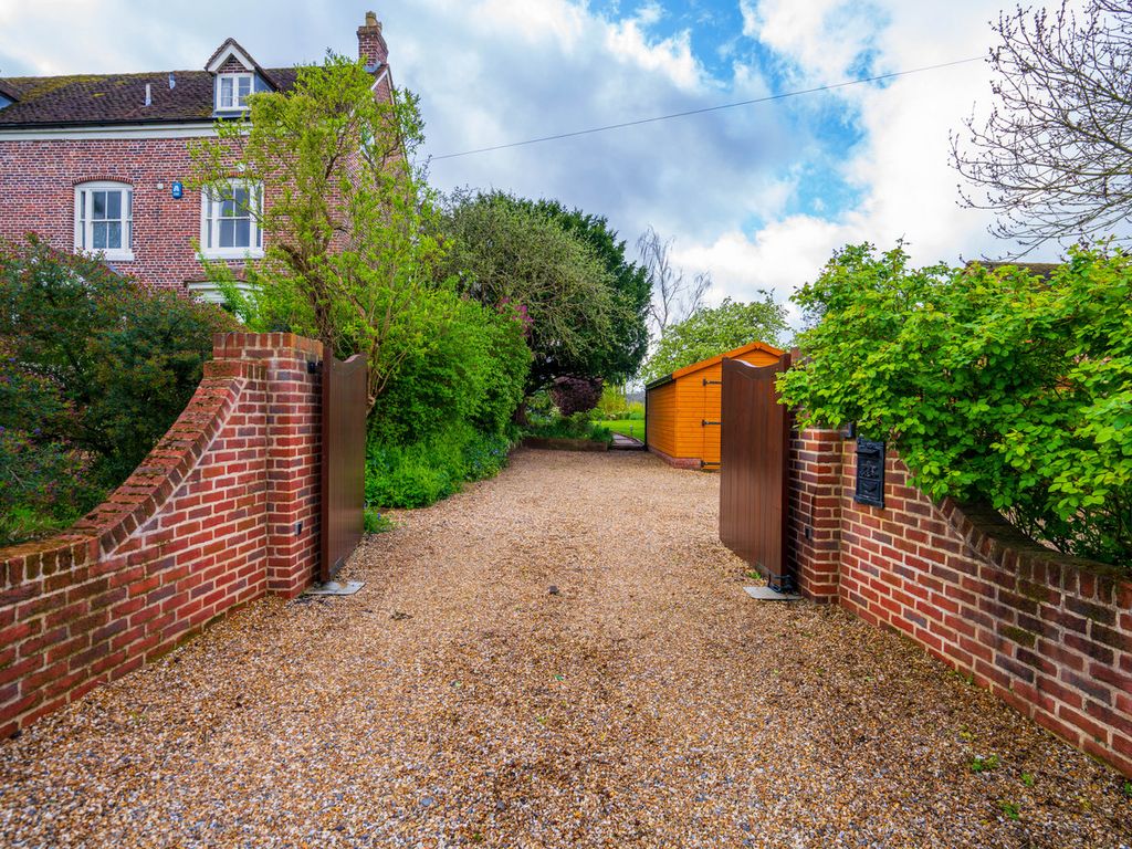 Property photo 3 of 33