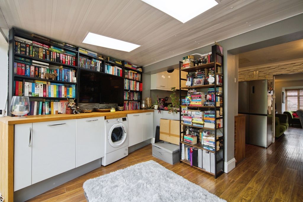 Property photo 3 of 15 Pbox-Img.Jpg