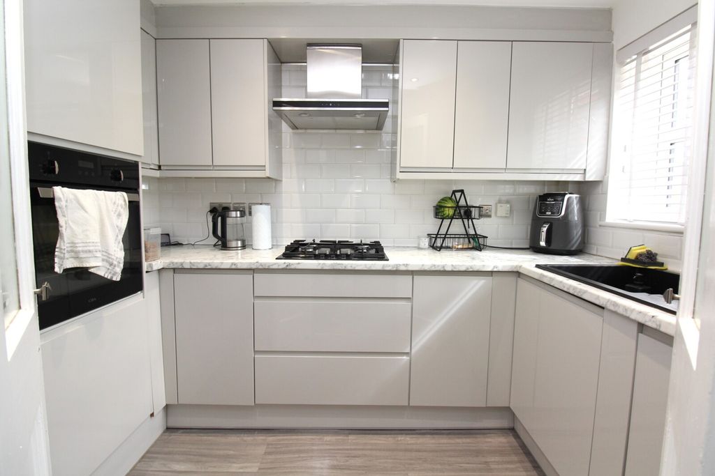 Property photo 3 of 10 Kitchen View 1