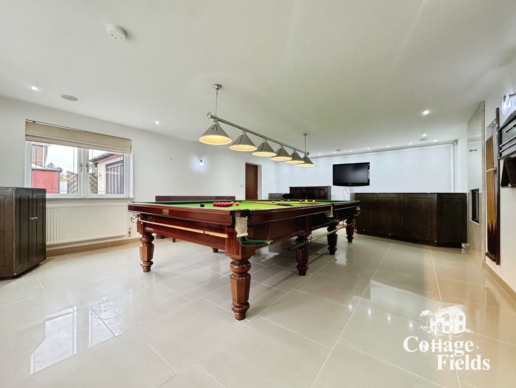 Property photo 3 of 20