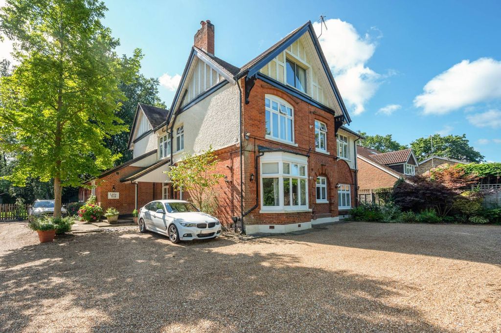 Property photo 2 of 19