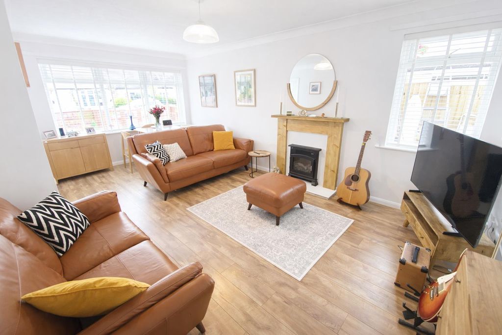 Property photo 2 of 15 Copilot_20260428_125640 (1).Png