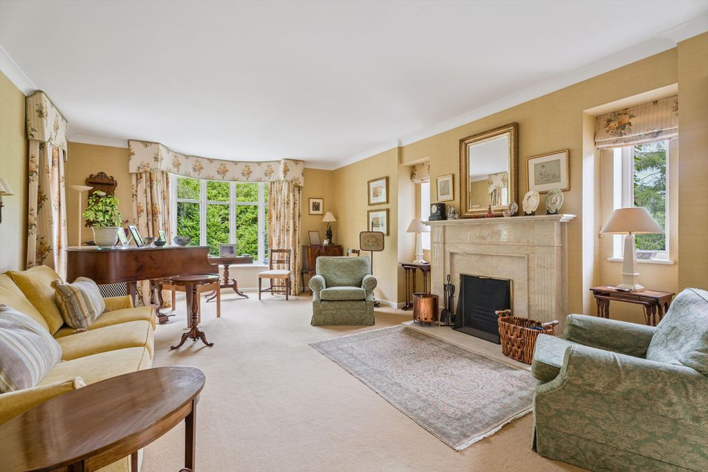 Property photo 3 of 27 Image