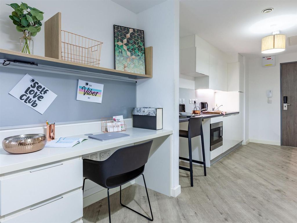 Property photo 3 of 33