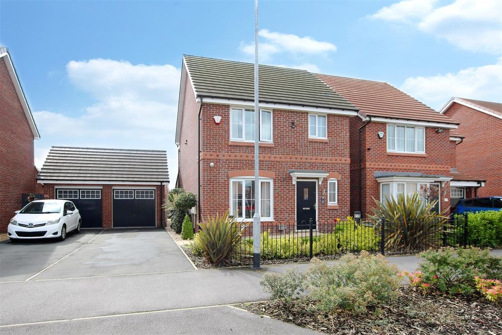 Property photo 1 of 17 Front