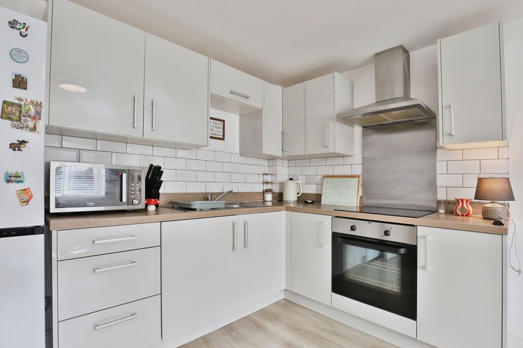 Property photo 3 of 13 Photo