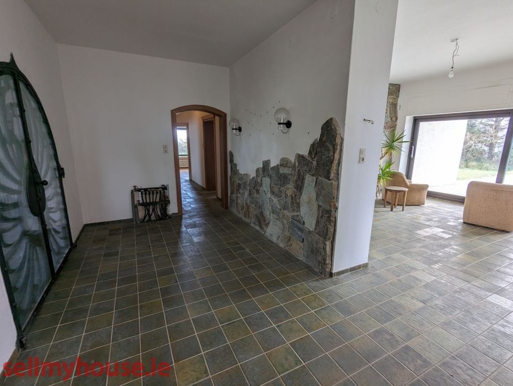 Property photo 3 of 9