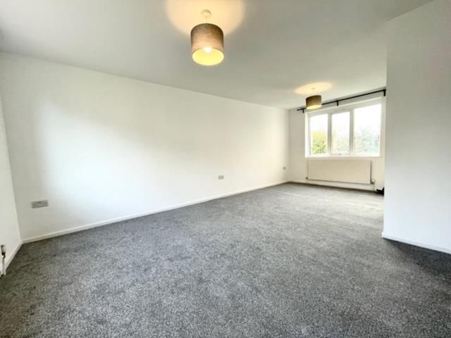 Property photo 2 of 7 Collindale Lounge.Jpg