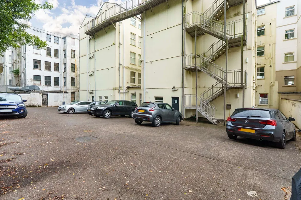 Property photo 3 of 24