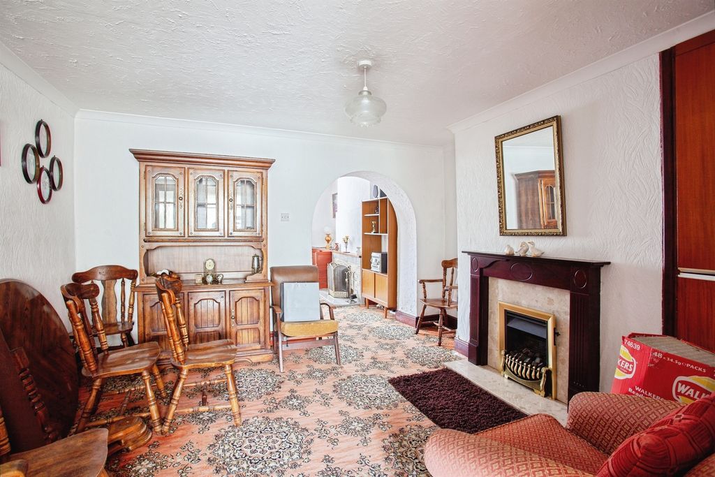 Property photo 3 of 16