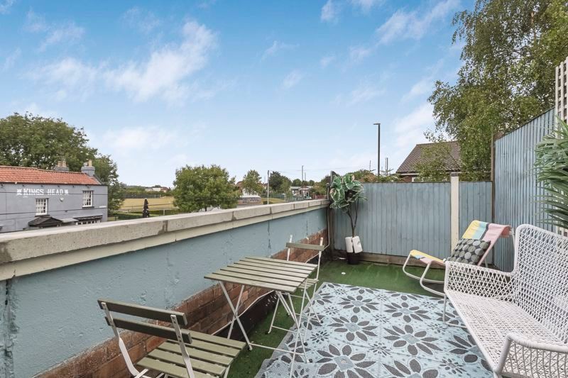 Property photo 2 of 18 Photo 4