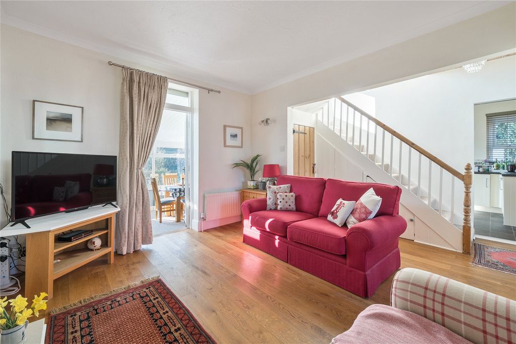 Property photo 2 of 12 Sitting Room