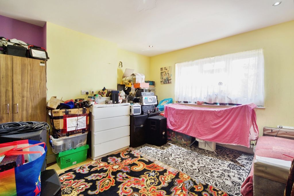 Property photo 3 of 10 Pbox-Img.Jpg