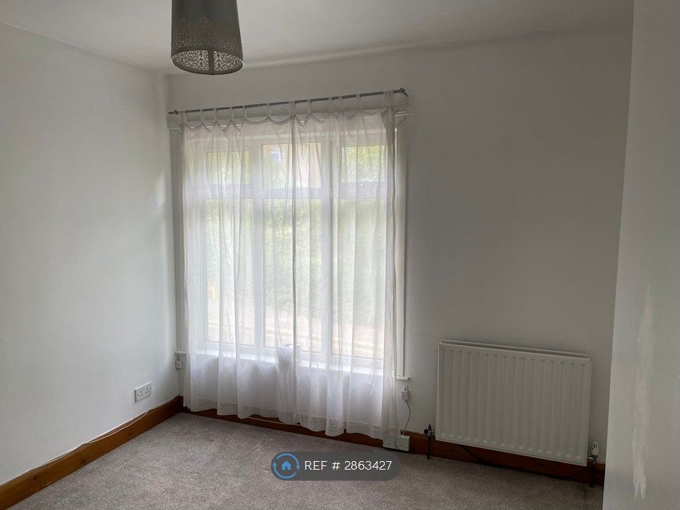 Property photo 3 of 8 Bedroom 1