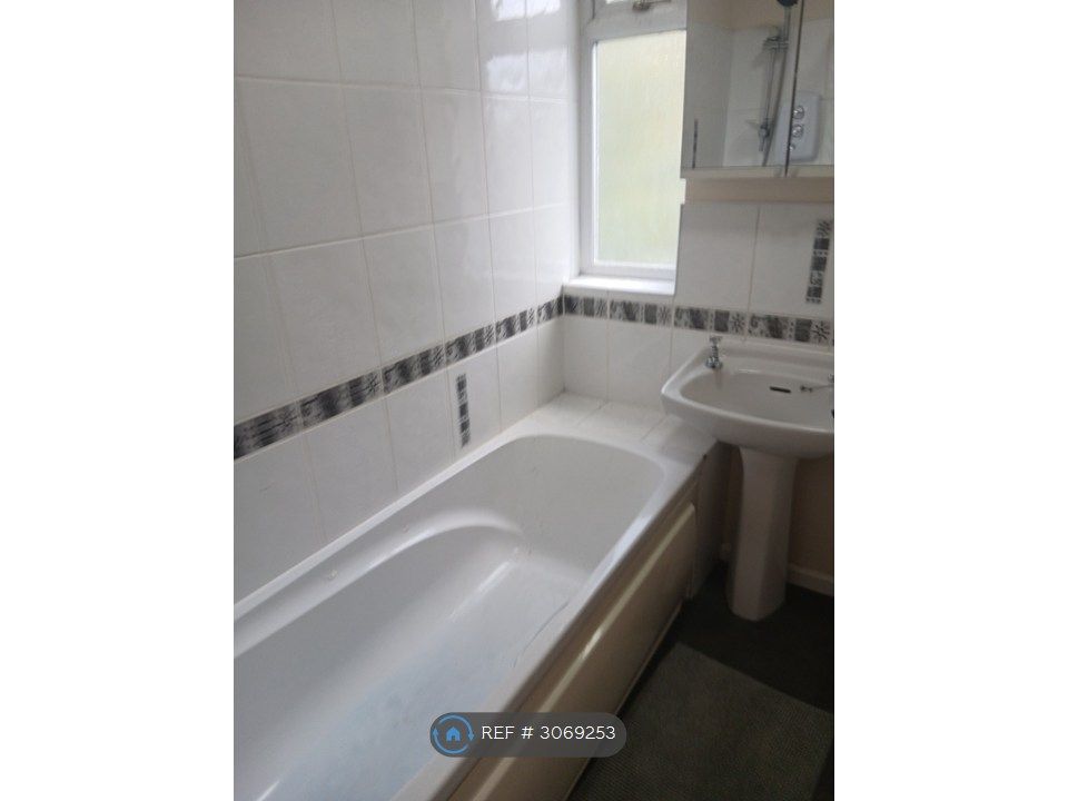 Property photo 2 of 27