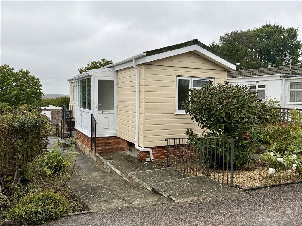 Property photo 1 of 8 Front