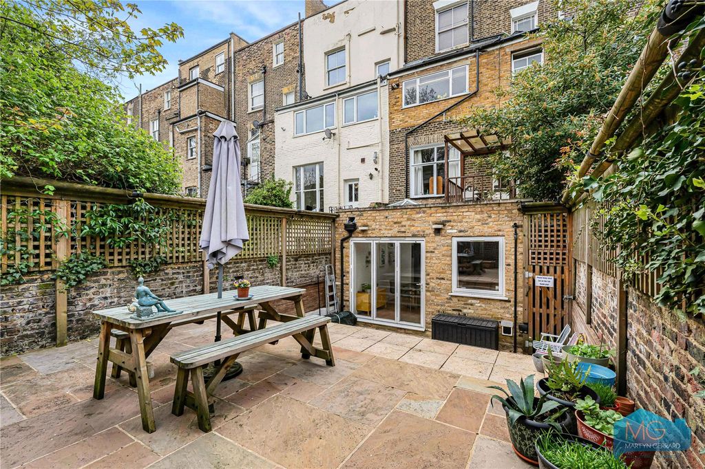 Property photo 3 of 15 Picture No. 18