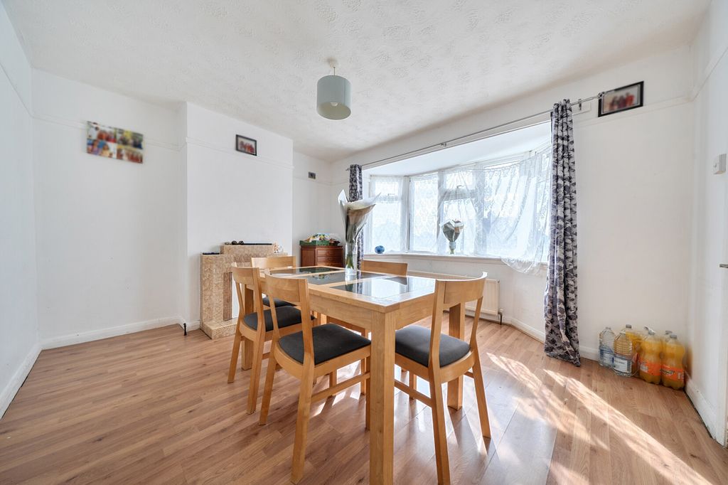 Property photo 3 of 12 Dining Room