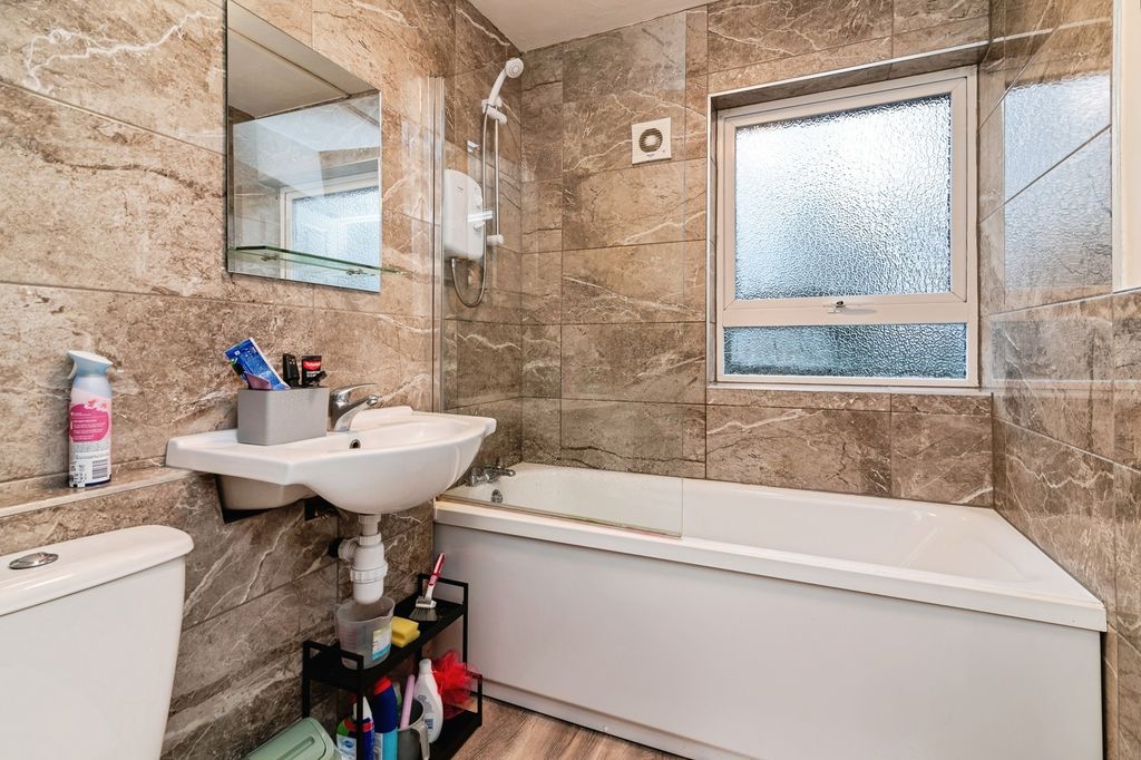 Property photo 2 of 15 Pbox-Img.Jpg