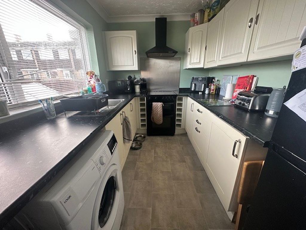 Property photo 3 of 6 Photo 2