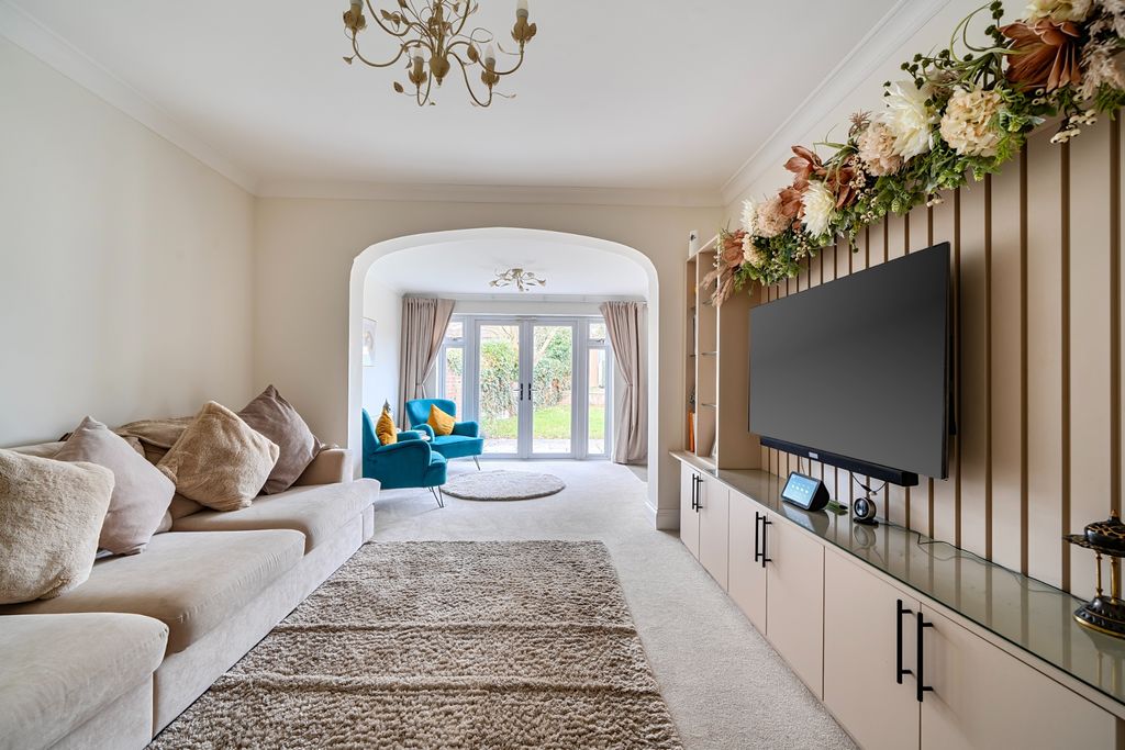 Property photo 2 of 18 Photo 11