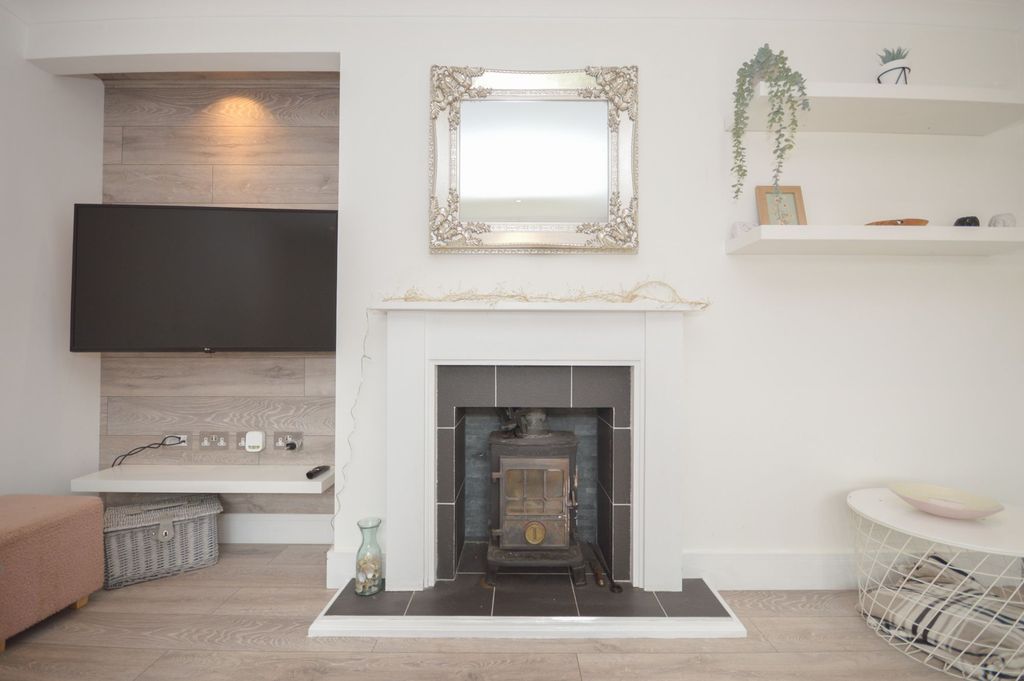 Property photo 3 of 26 Living Room