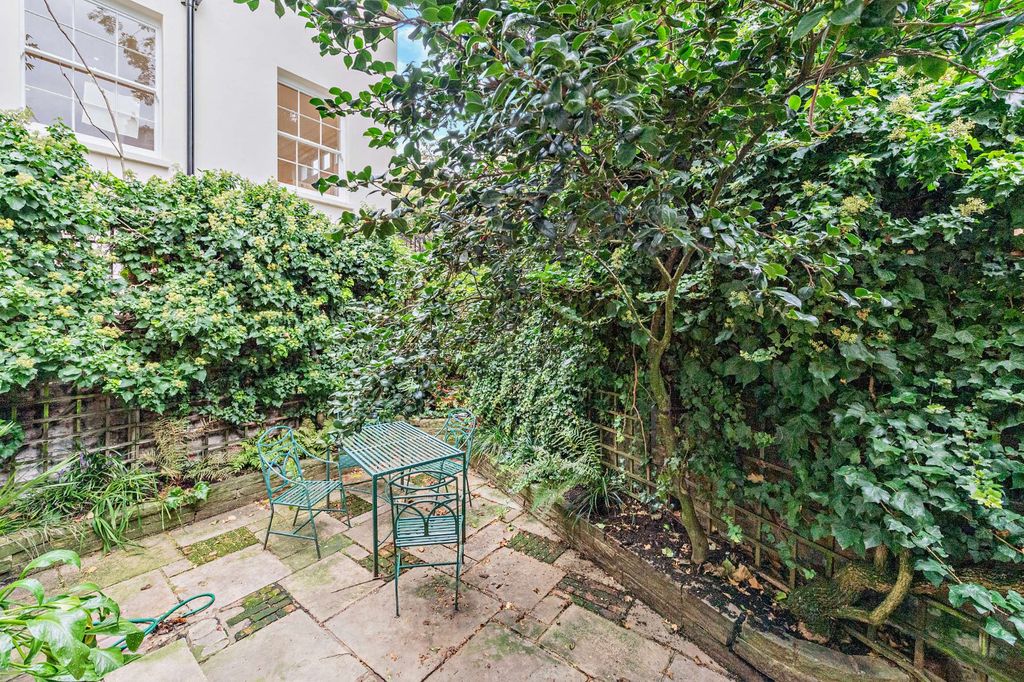 Property photo 3 of 20 Garden