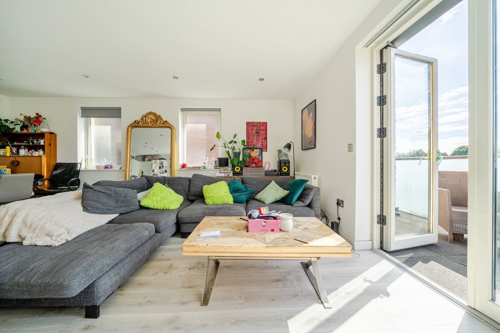 Property photo 1 of 18 1523150-10-6Ab25c...