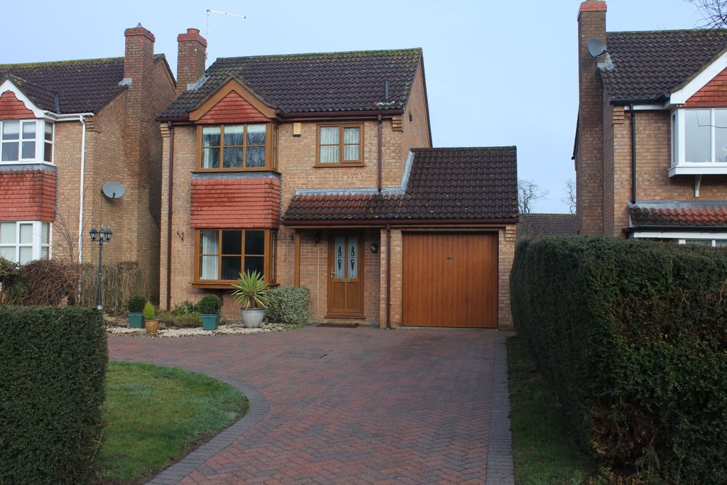 Property photo 1 of 20 Front Aspect &amp; Drive