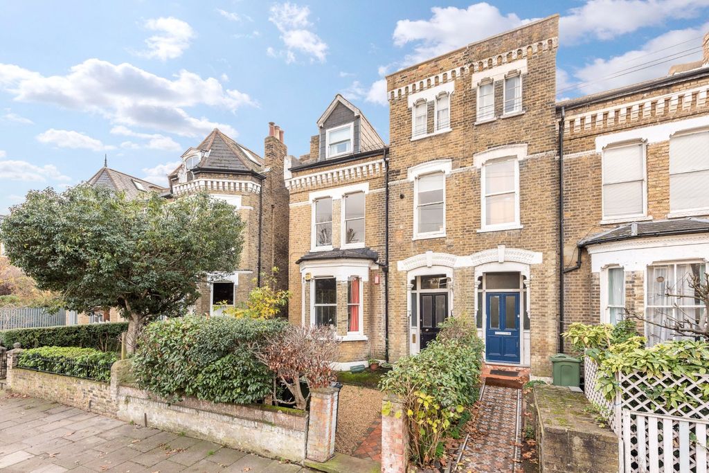 Property photo 1 of 11 Exterior