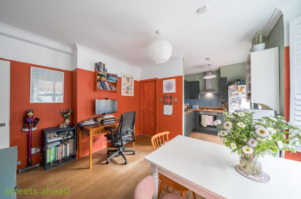Property photo 3 of 18 66290414-0524-477...