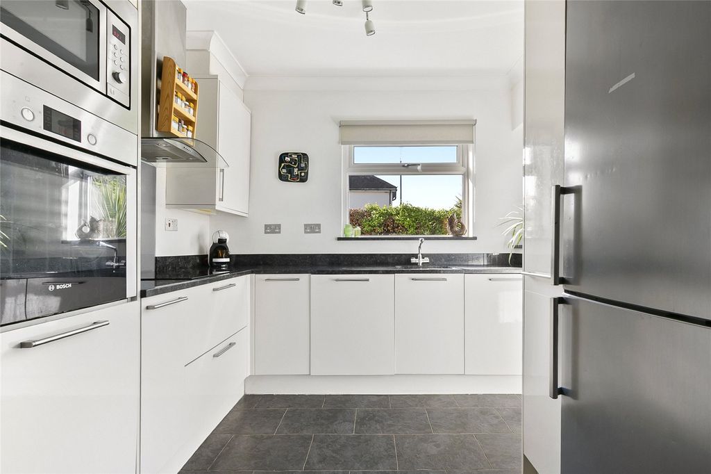 Property photo 3 of 12 Kitchen