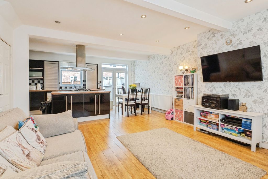 Property photo 2 of 22 Pbox-Img.Jpg