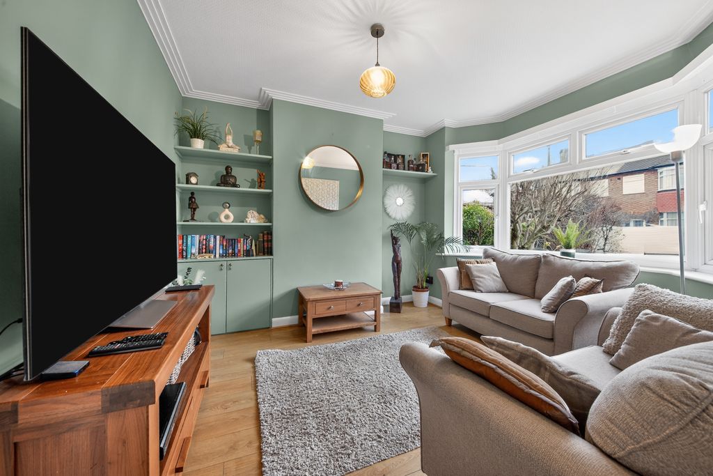 Property photo 2 of 20