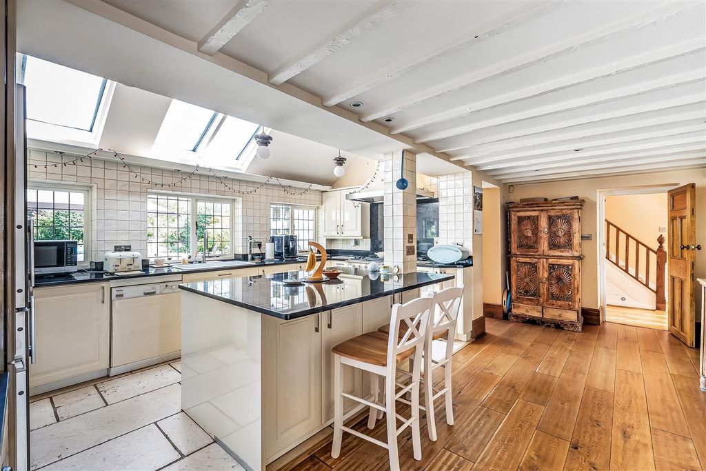 Property photo 3 of 21 Kitchen.Jpg