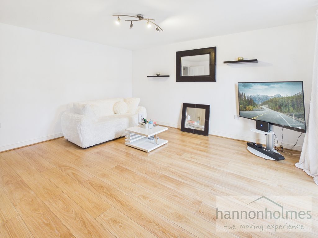 Property photo 3 of 16 Cam05283G0-Pr0170-Still006