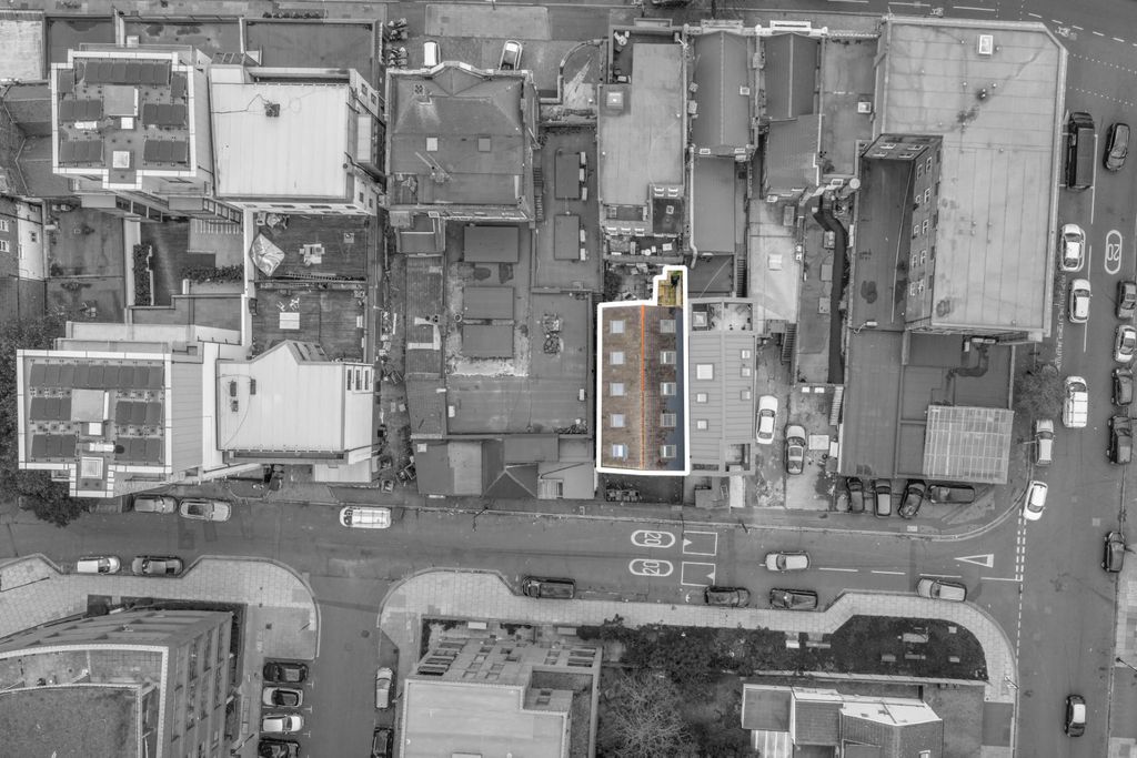 Property photo 3 of 26