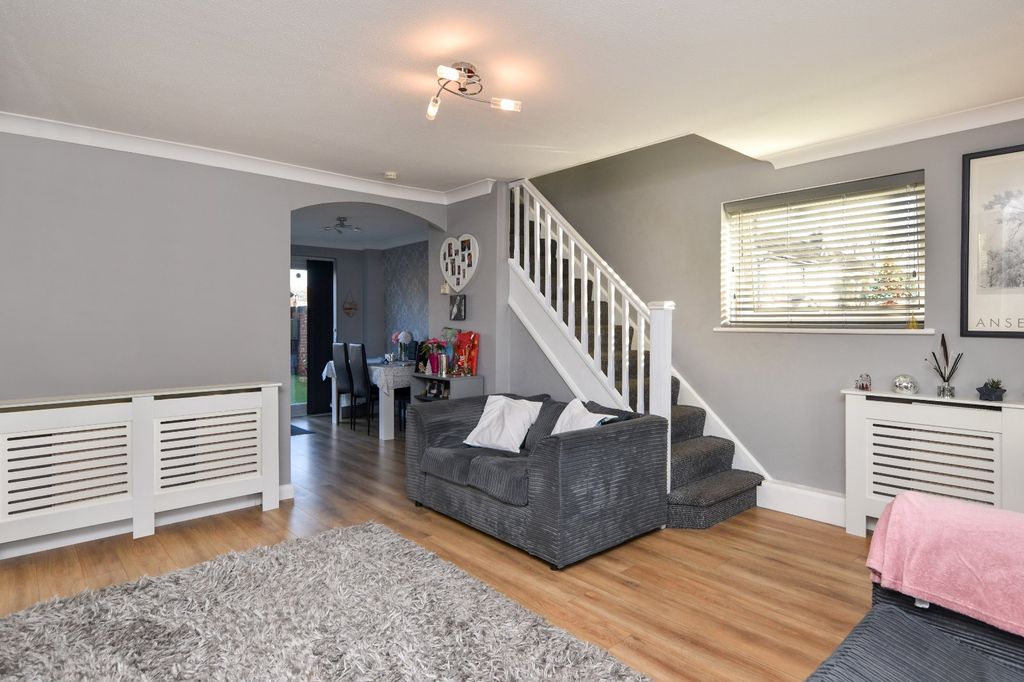 Property photo 2 of 25 Picture No. 15