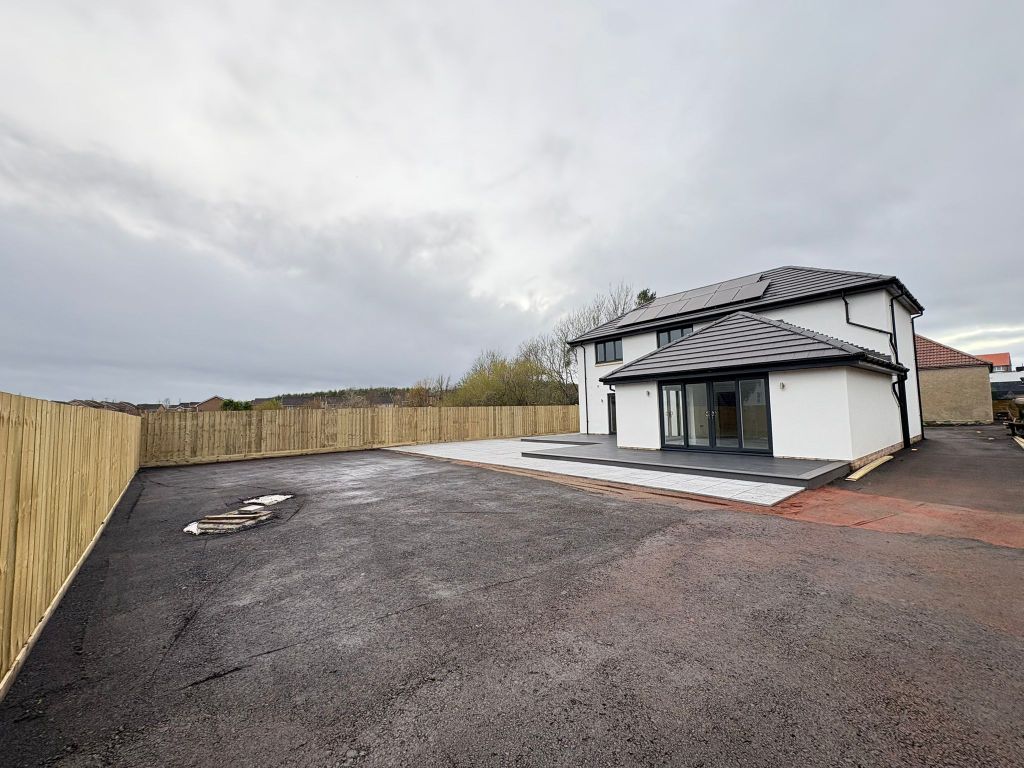 Property photo 3 of 28