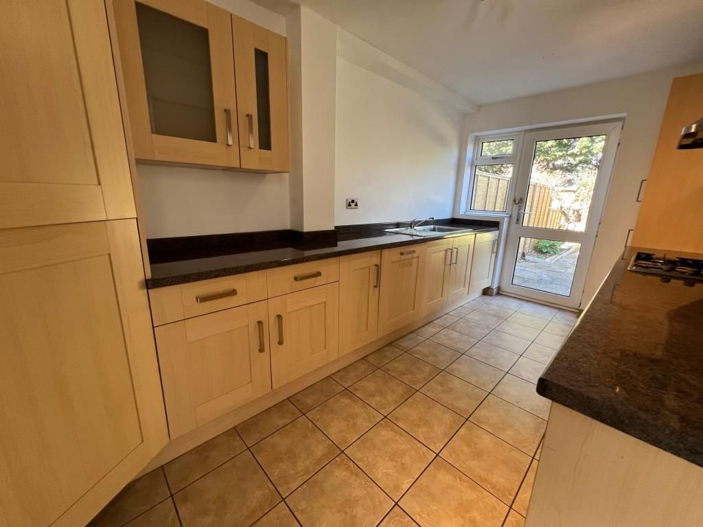 Property photo 2 of 10 Kitchen