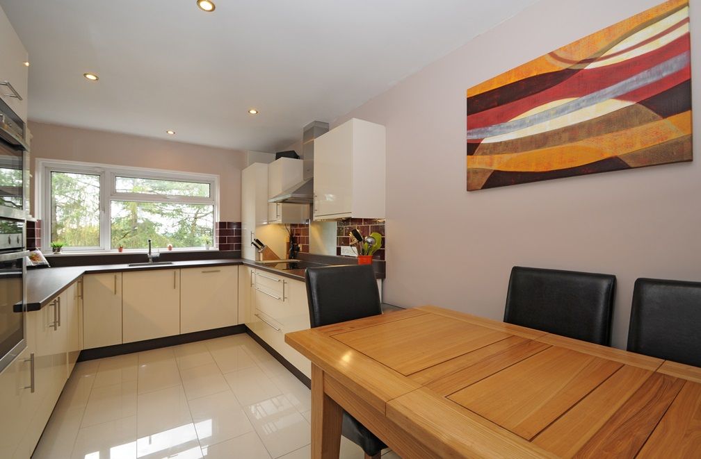 Property photo 1 of 11 Kitchen/Dinngroom