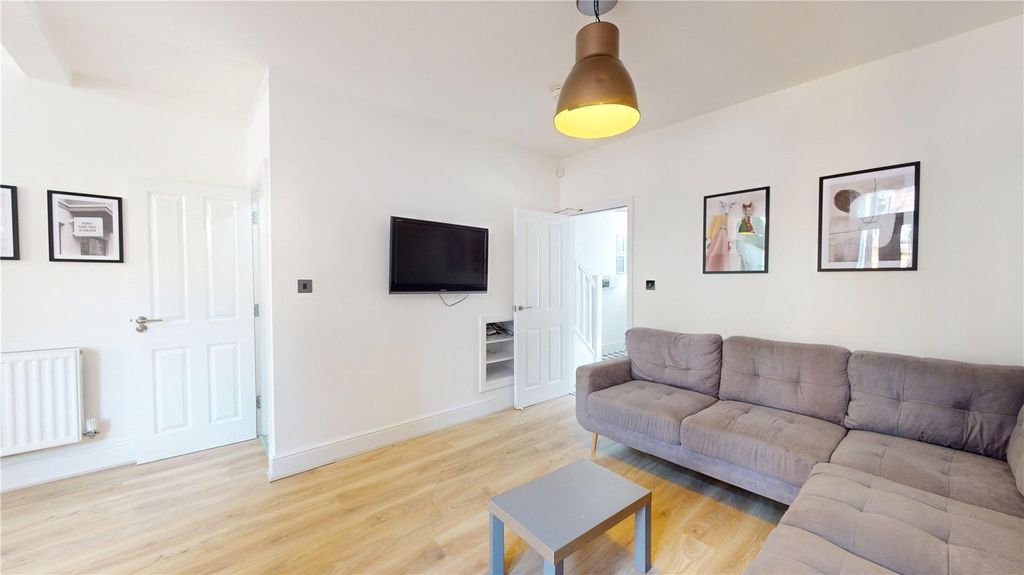 Property photo 2 of 35 Picture No. 02