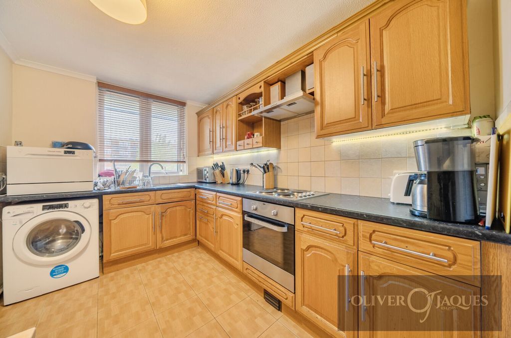 Property photo 3 of 27