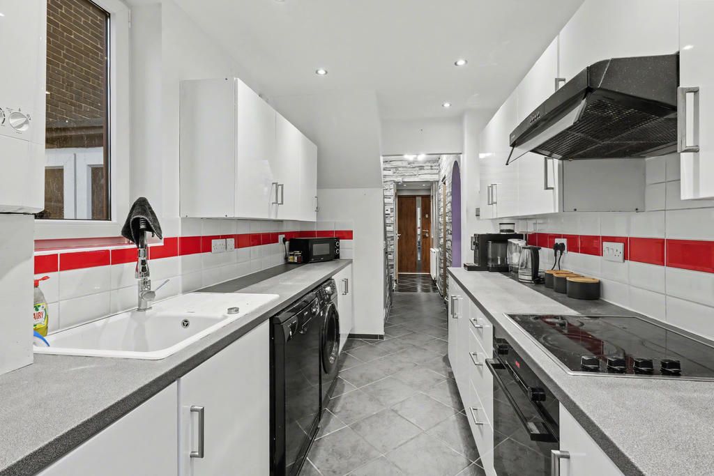 Property photo 2 of 13 Modern Kitchen