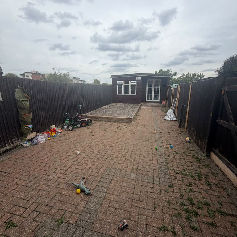 Property photo 3 of 11 Whatsapp Image 2026-08-18 At 9.04.43 Pm (1)